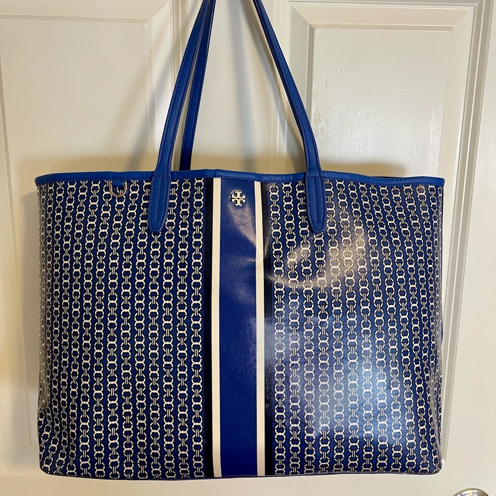 Blue Tory Burch Link Tote - like new (authentic)